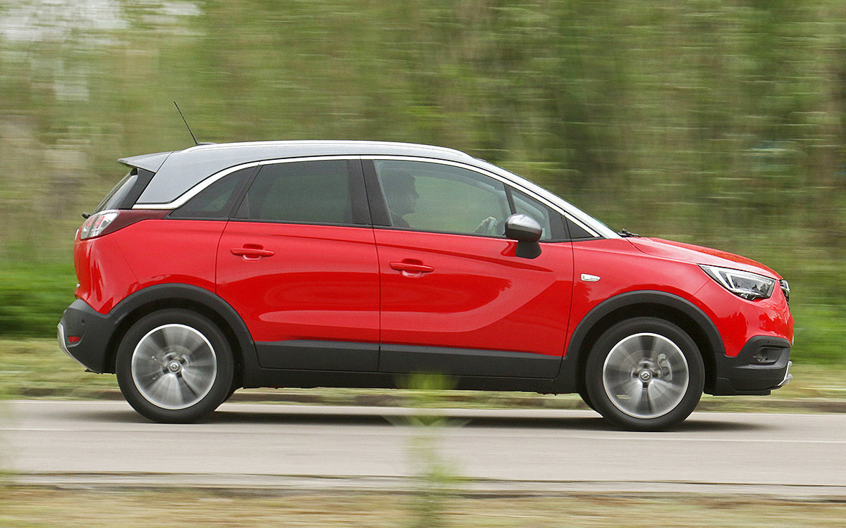 Comparison Vauxhall Crossland X Ultimate 2019 vs Ford Puma Hybrid